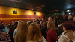 Audience gives a standing ovation to the wounded defender of Ukraine Volodymyr L.